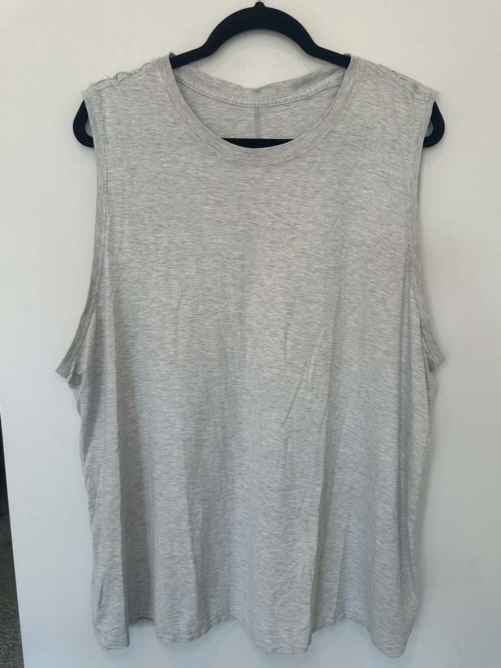 Mens Lululemon Gray Muscle Tank Top 26” Pit to Pit Seamless Active Workout Tank